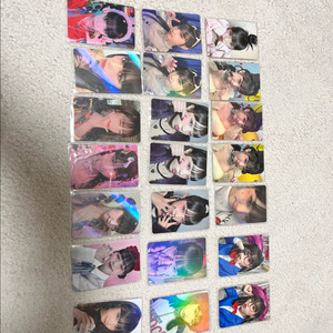 최예나 포카 앨범 전부 만원에 팔아요 이미지