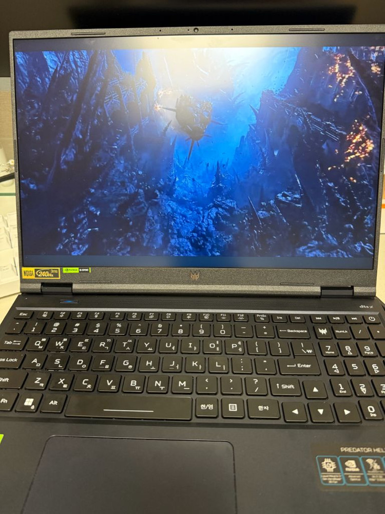 에이서 프레데터 헬리오스 네오 V16 게이밍 노트북--2