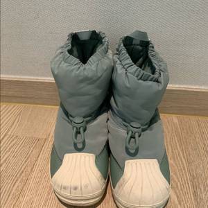 아디다스 키즈 패딩부츠