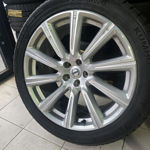 20인치 순정 알로이 휠+윈터타이어판매합니다.