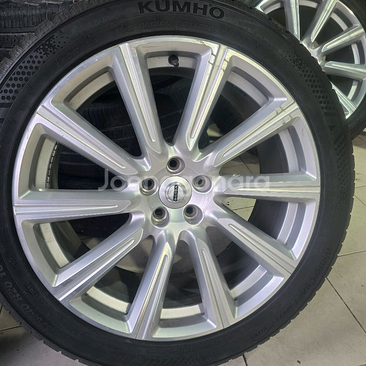 20인치 순정 알로이 휠+윈터타이어판매합니다.--1