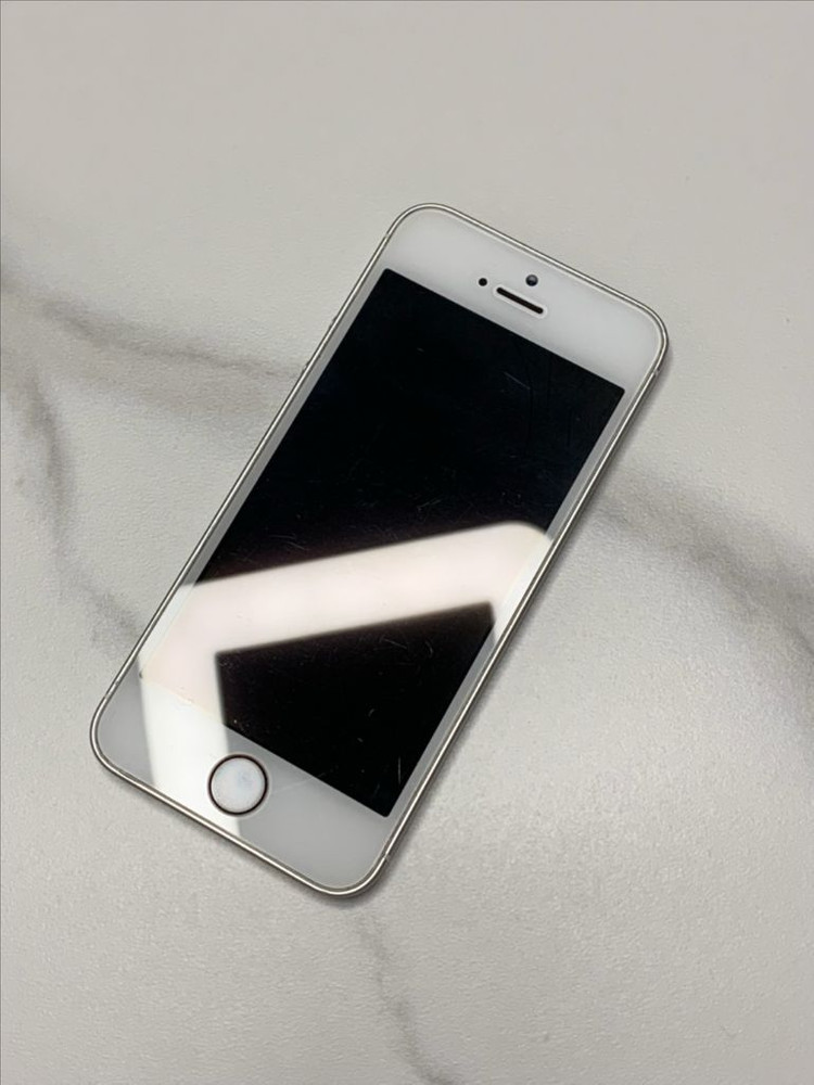 아이폰 se1 실버--1