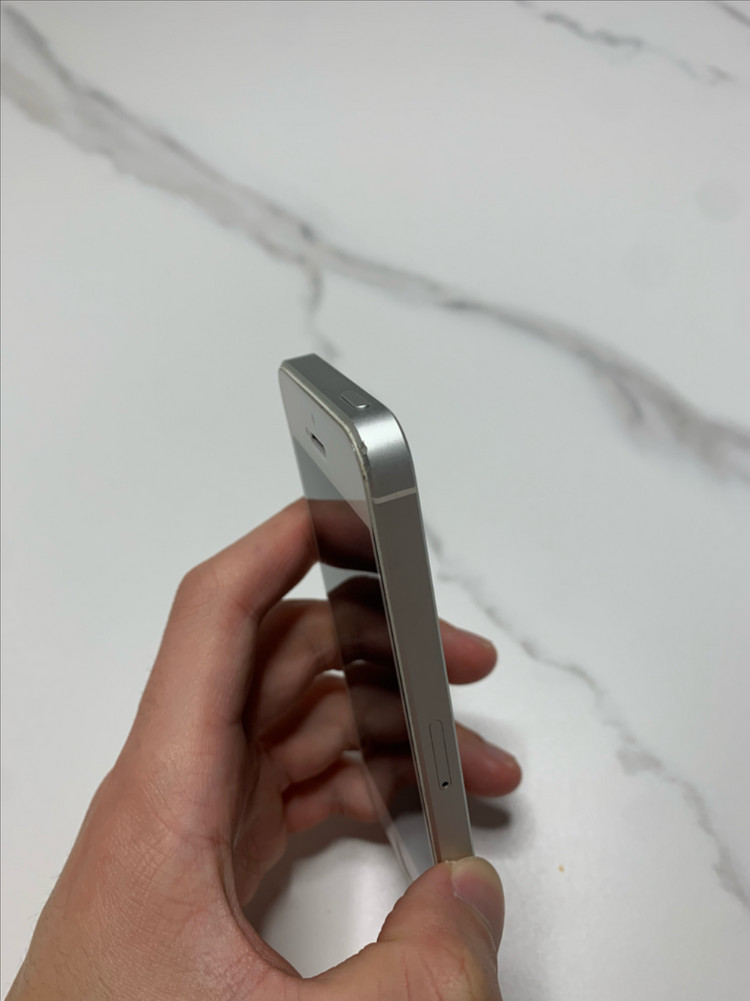 아이폰 se1 실버--4