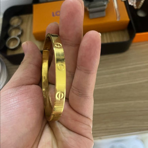 까르띠에 뱅글팔찌 가격내림