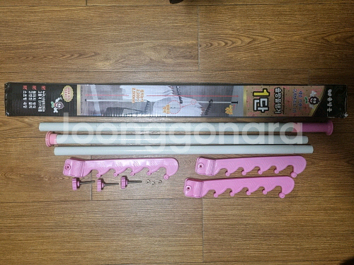 분홍색 솔방울 행거 1단 중고 1개 4000원에 팔어요--0