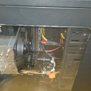 고장난 게이밍 컴퓨터 팝니다