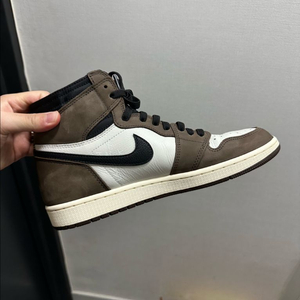 나이키 에어 조던1 트래비스 스캇 모카 275