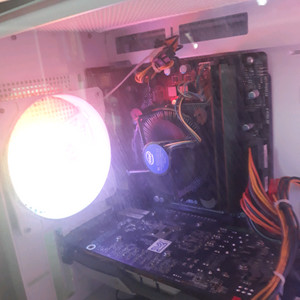 고성능 게이밍 PC 반본체