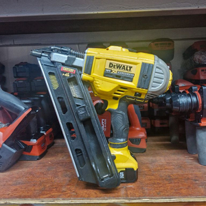 [정품]디월트충전타정기네일러DCN692 본체만 일발필살 백발백중