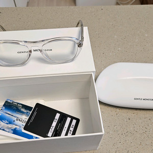 젠틀몬스터 투명테 OAA C1