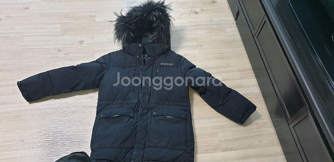 디스커버리 아동 패딩 150사이즈 블랙 색상입니다(모자 포함)--8