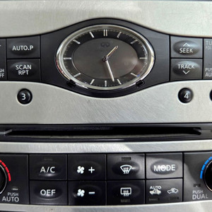 인피니티 G35 G37 오디오 공조기 패널 팝니다 이미지