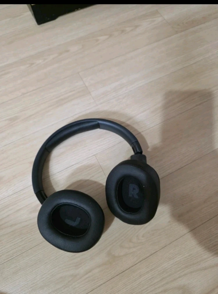 JBL 헤드셋 이미지