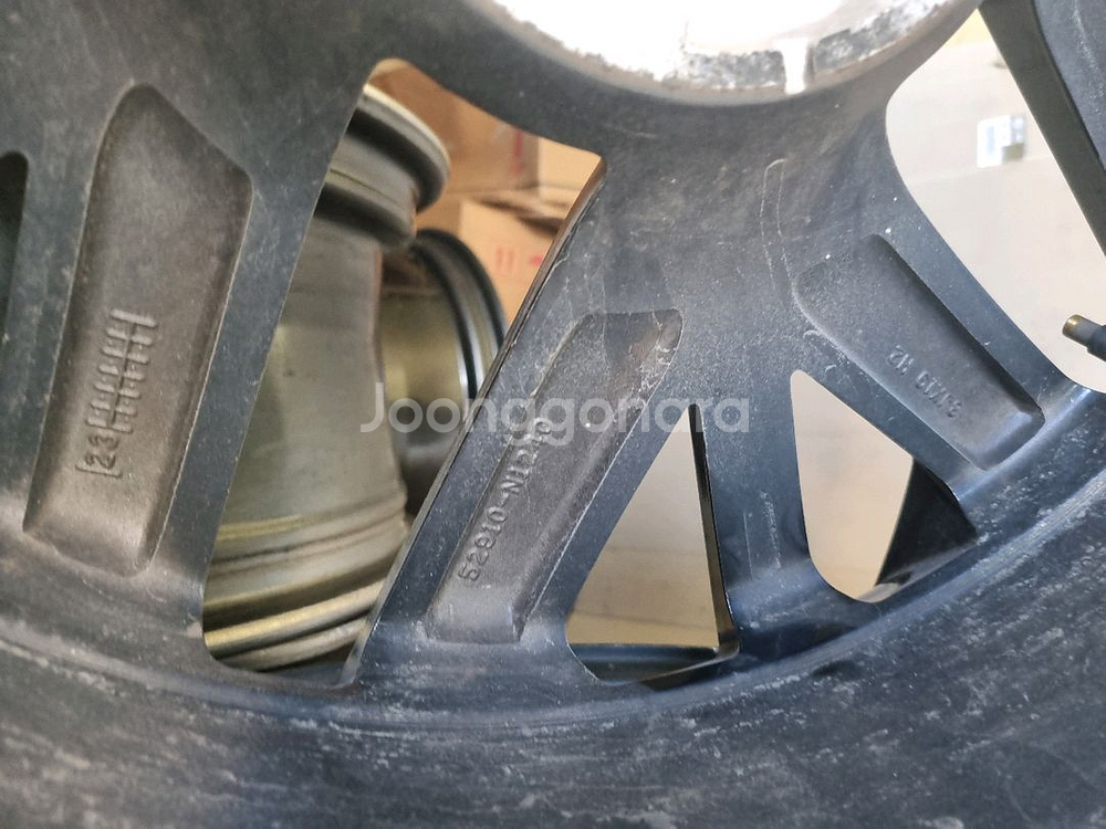 더올뉴그랜져 19인치 휠 현대 스크레치 있음 순정휠(52910-N1230)(52910-N1240)--1