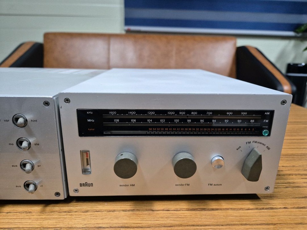 Braun CSV60/1 (진공관앰프), CE16 (튜너) 디터람스 브라운 이미지