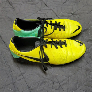 나이키 축구화 급처 26.5