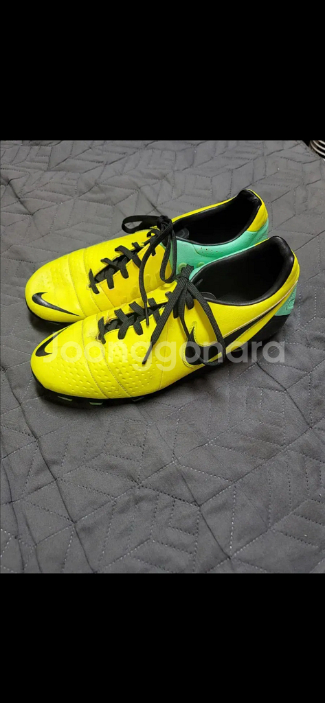 나이키 축구화 급처 26.5--1