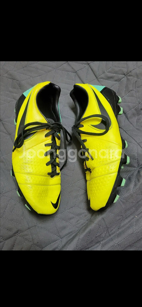 나이키 축구화 급처 26.5--3