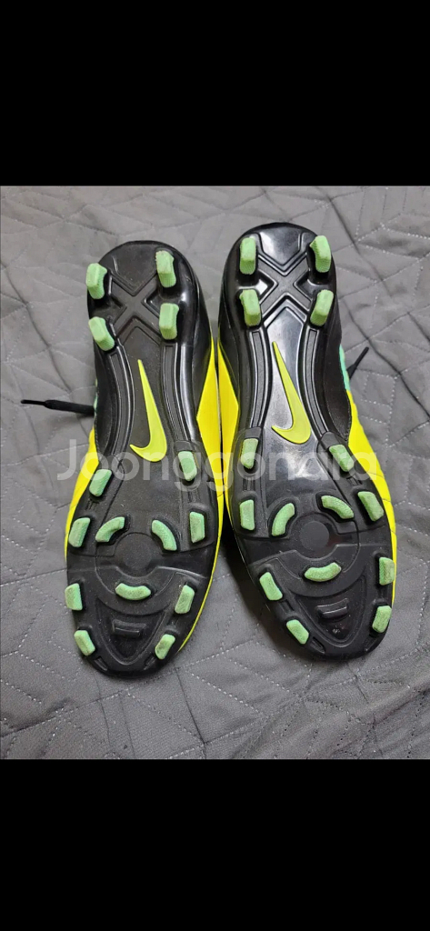 나이키 축구화 급처 26.5--4