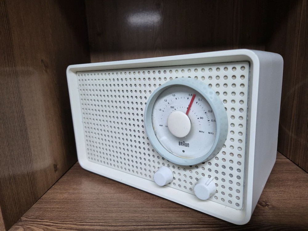 Braun SK 2/2 진공관 라디오 (디터람스 브라운) 이미지