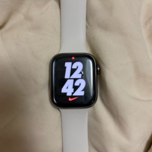 애플워치7 나이키 45MM 셀룰러 판매합니다!