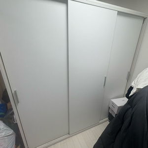 수납공간 짱짱한 옷장 판매합니다