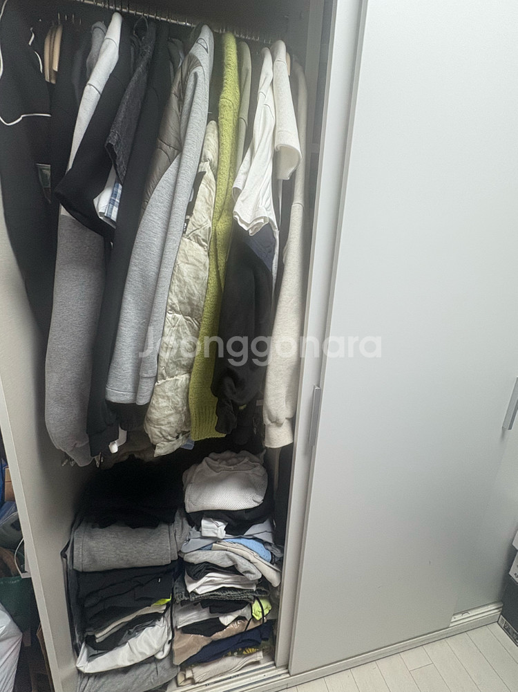 수납공간 짱짱한 옷장 판매합니다--1