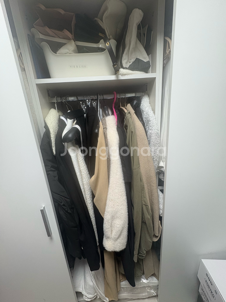 수납공간 짱짱한 옷장 판매합니다--2