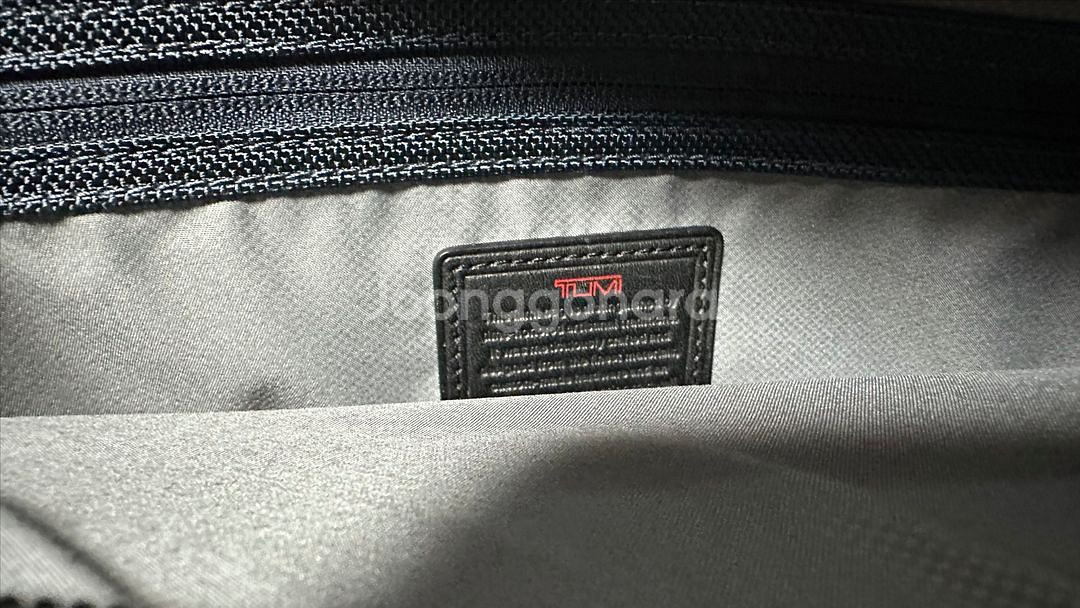 투미 알파슬림디럭스 포트폴리오--1