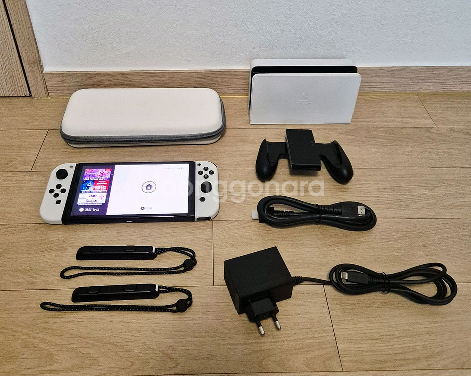 깨끗한 닌텐도스위치 OLED 팝니다--0