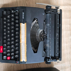 레트로 클로버 타자기 이미지