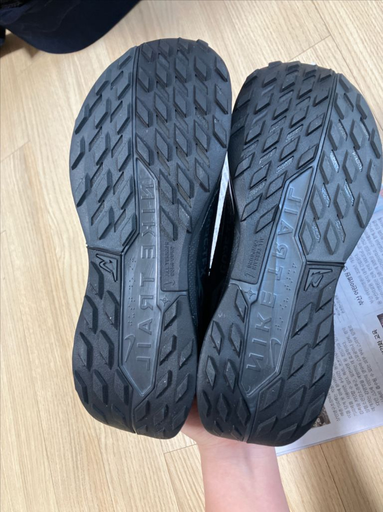 나이키 페가수스 트레일 5 고어텍스 블랙 US10팝니다.--2