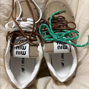 새제품 미우미우 뉴발란스 530, 235사이즈