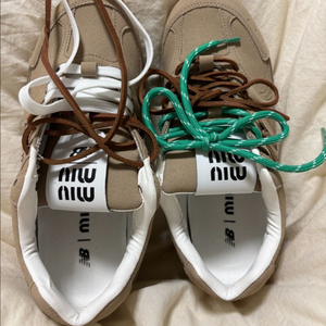 새제품 미우미우 뉴발란스 530, 235사이즈