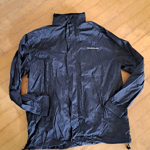 발렌시아가 바람막이 자켓 이미지