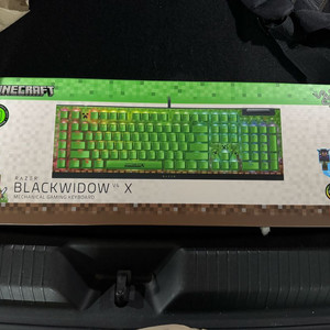 레이저 키보드 블랙위도우 v4 풀배열 & 코브라 마우스 마인크래프트 에디션 미개봉