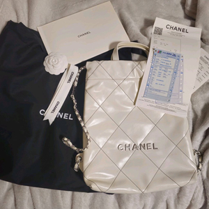 샤넬 22 백팩 화이트 은장 스몰