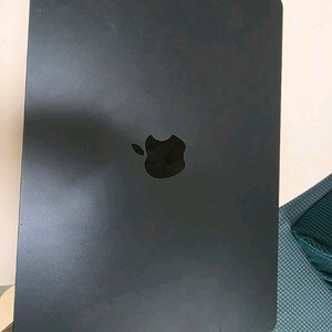 맥북 에어 M2 13.6인치 미드나이트 512GB 8G S급 박스풀