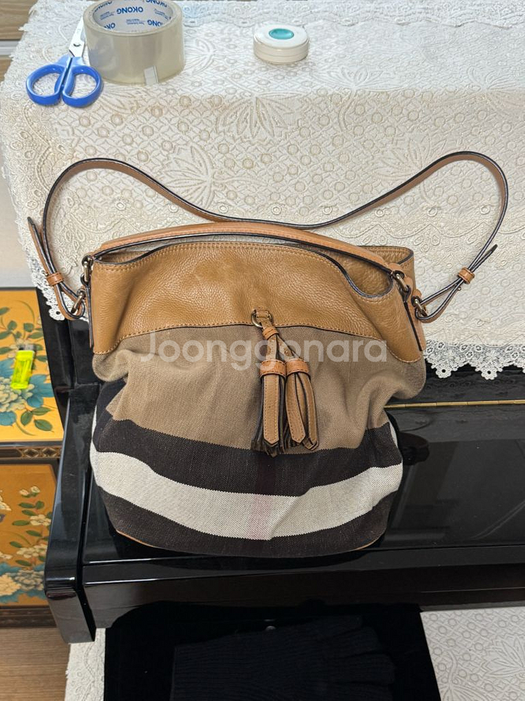 버버리 애쉬비 호보백 미디움--0