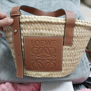 정품 로에베 라피아 바스켓백