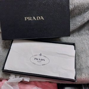 정품 프라다 중지갑 컨디션쵝오