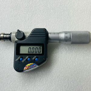 Mitutoyo. 마이크로미터 헤드