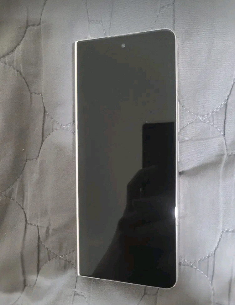 올갈이 미사용) 갤럭시 Z 폴드4 256GB 자급제 베이지 판매.교환 합니다--1