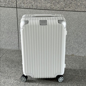 리모와 하이브리드 체크인M 화이트