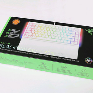 Razer BlackWidow V4 KR 화이트 한글자판 키보드 미개봉 팝니다.