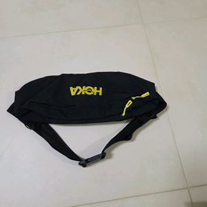 호카 공용 힙 팩 2.5L 1147311-BLK