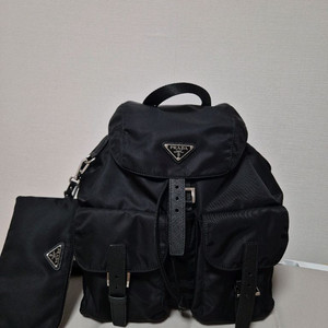 프라다 백팩 미듐 정품 새상품급
