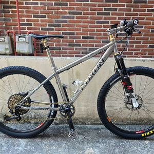 룩손 S클래스 15인치사이즈. 26휠 스램XX1 12단 시마노XTR. 티타늄 자전거. 부산