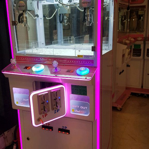 새것같은 인형뽑기기계 미니부띠끄