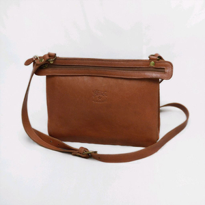 일비종떼 로니 더블 지퍼 트리오 포켓 가죽 숄더.크로스백